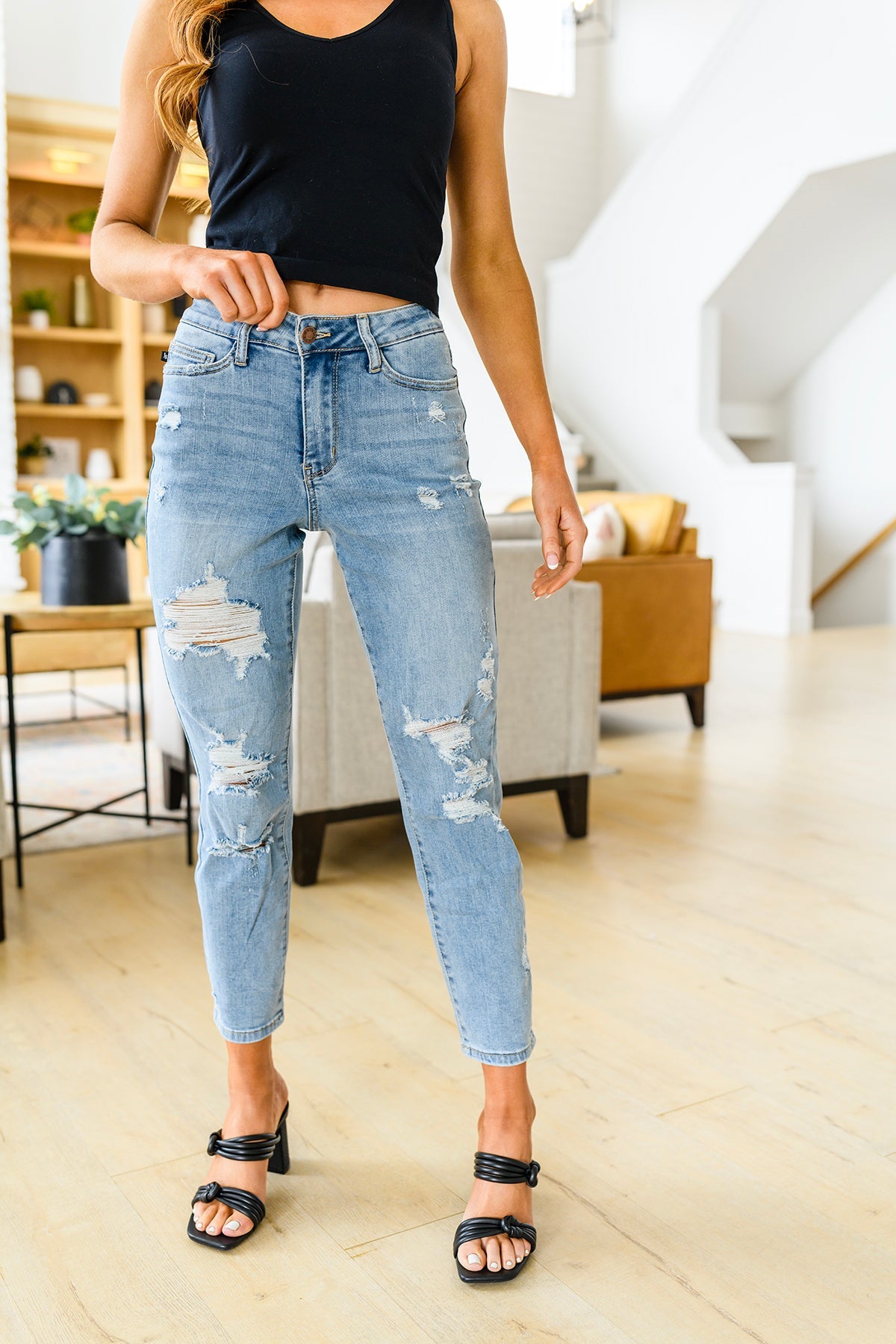 Florence High Waist Destroyed Boyfriend Jeans