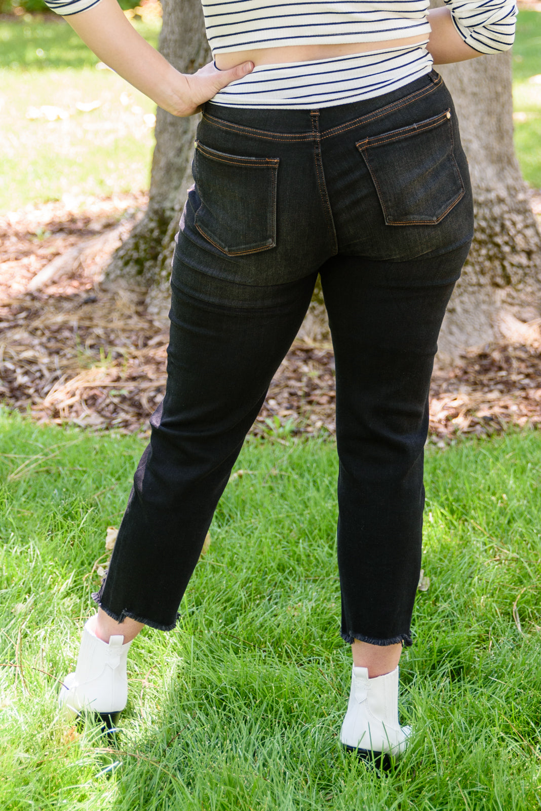 Kelbie Destroyed Hem Crop Jeans